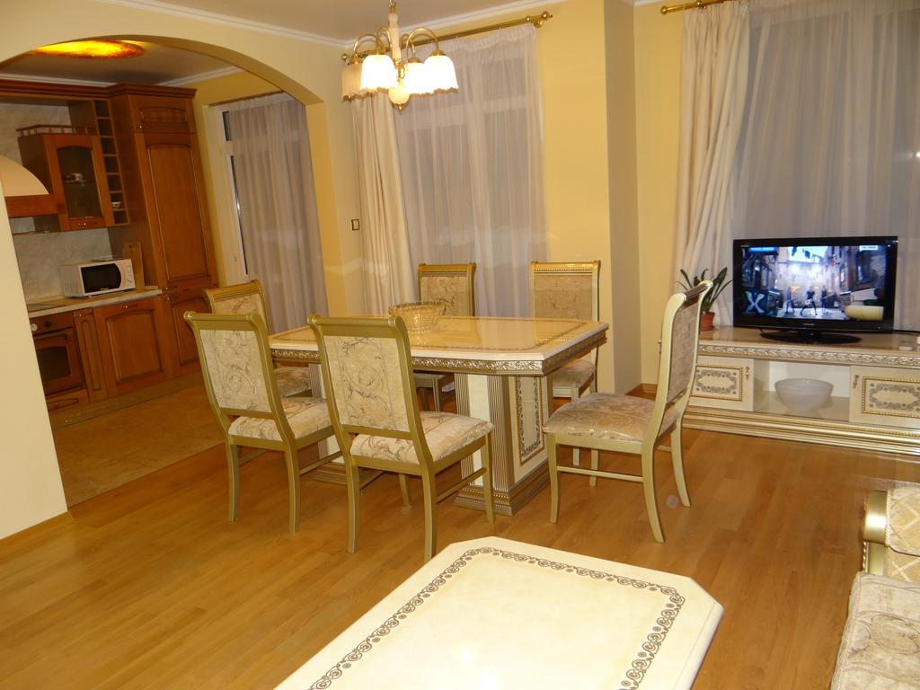 Luxury Versailles Apartments Center Opera Burgas Esterno foto